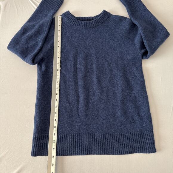 Banana Republic Women’s M 100% Merino Extra Fine Wool Crew Neck Sweater Preppy - Picture 7 of 9